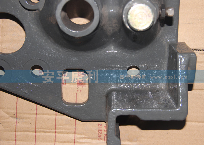 AZ1682430232,AZ1682430232-駕駛室翻轉(zhuǎn)支架-右--HOWO,山東康潤機械制造有限公司