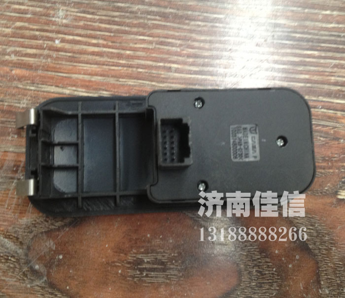 100374600004,右前門玻璃升降開關(guān)總成,濟南同馳汽車配件有限公司
