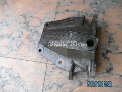 1325129202003,前鋼板后支架左,北京遠大歐曼汽車配件有限公司