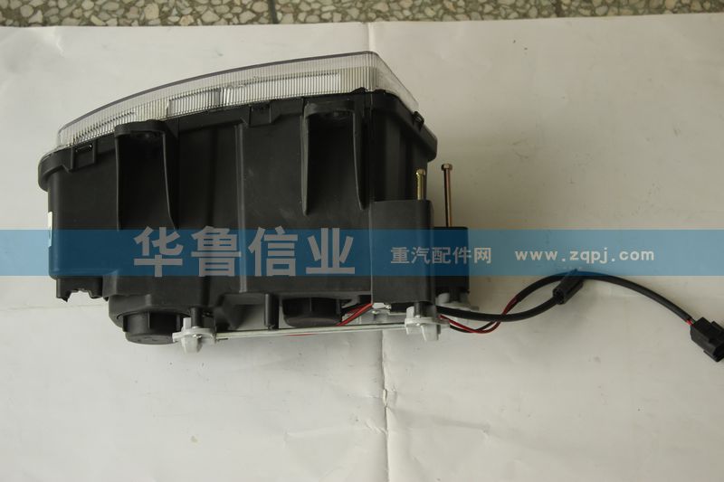 WG9719720025,前組合燈 左,濟南約書亞汽車配件有限公司（原華魯信業(yè)）