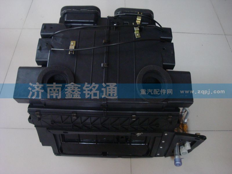 陜汽德龍F2000手動空調(diào)暖風(fēng)機總成/DZ1324184001103