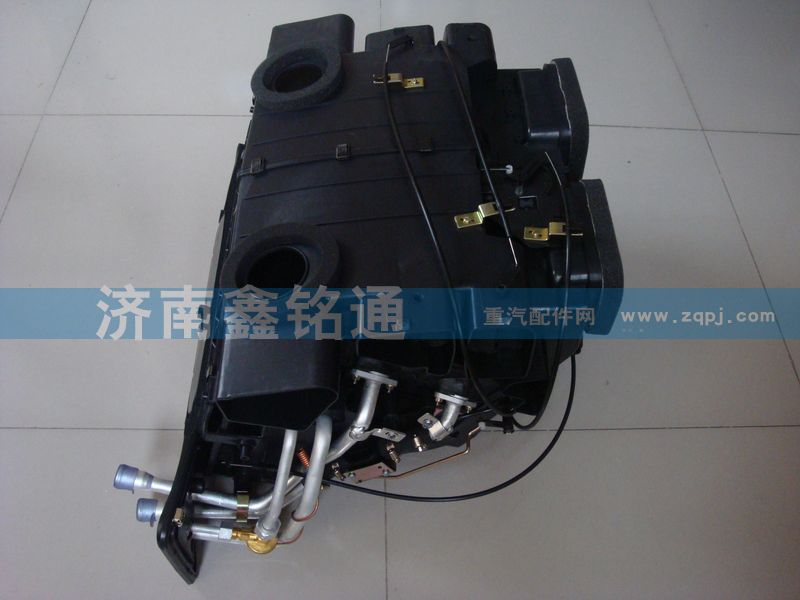 陜汽德龍F2000手動空調(diào)暖風(fēng)機總成/DZ1324184001103