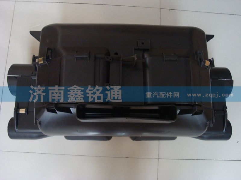 重汽豪沃暖風機殼體/AZ1630840002