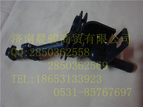 陜汽德龍M3000暖風水閥/24358654241