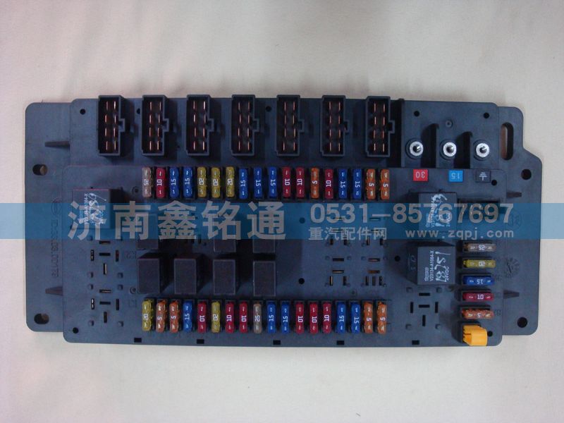 重汽豪沃接線(xiàn)盒/WG9716580021