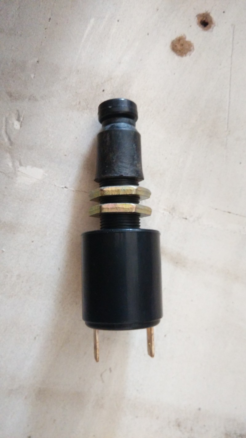 中國重汽   制動軸開關(guān)WG9100710006/制動軸開關(guān)WG9100710006