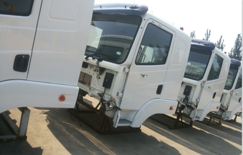 重汽豪運汽車配件原廠保險杠9525930280/9525930280