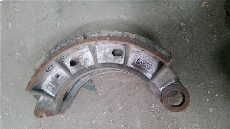 199000440031,制動蹄總成,濟南華馳工貿(mào)公司