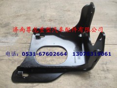 DZ93189932240,主保險杠固定座（右）,濟南尊龍(原天盛)陜汽配件銷售有限公司