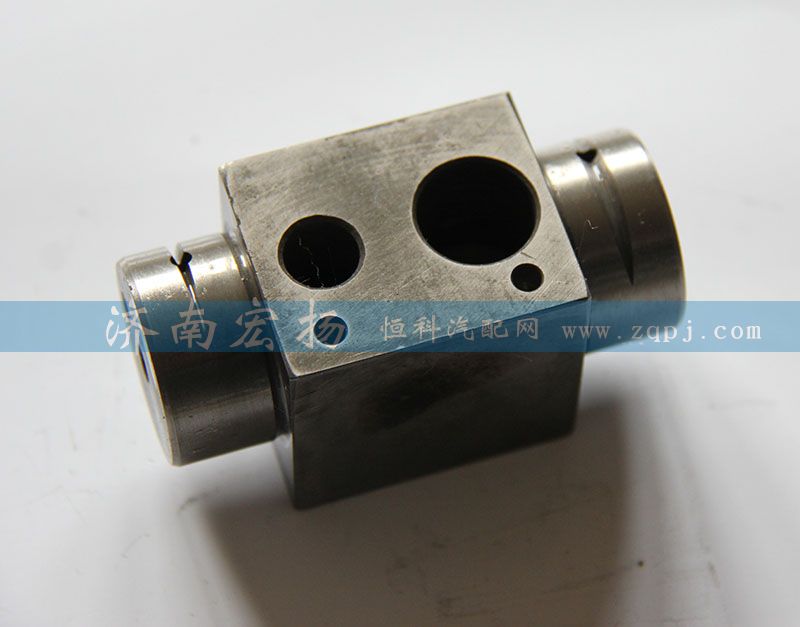 VG1246050006,D12搖臂軸,濟南耀順汽車配件有限公司（重汽、濰柴發(fā)動機小件專賣）