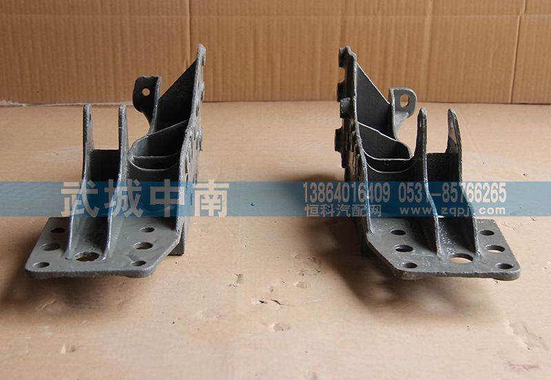 WG1642440081,液壓鎖下支架左 豪沃09,濟南武城重型車外飾件廠