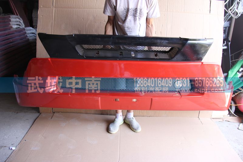 WG1664240003,A7保險杠總成（含附件）,濟(jì)南武城重型車外飾件廠