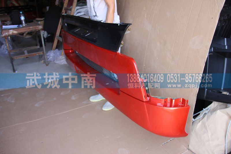 WG1664240003,A7保險杠總成（含附件）,濟(jì)南武城重型車外飾件廠