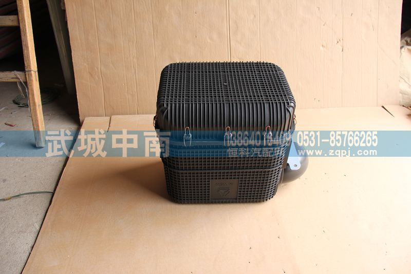 KC9725190055,油濾式濾清器總成（上進(jìn)氣口）塑料,濟(jì)南武城重型車(chē)外飾件廠