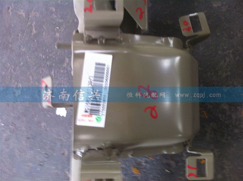 WG1682167130,膝蓋護板右支架總成(D7B),濟南信興汽車配件貿(mào)易有限公司