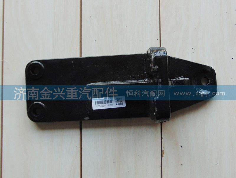 141811018002,發(fā)動機托架,濟南聯(lián)樂汽車零部件有限公司