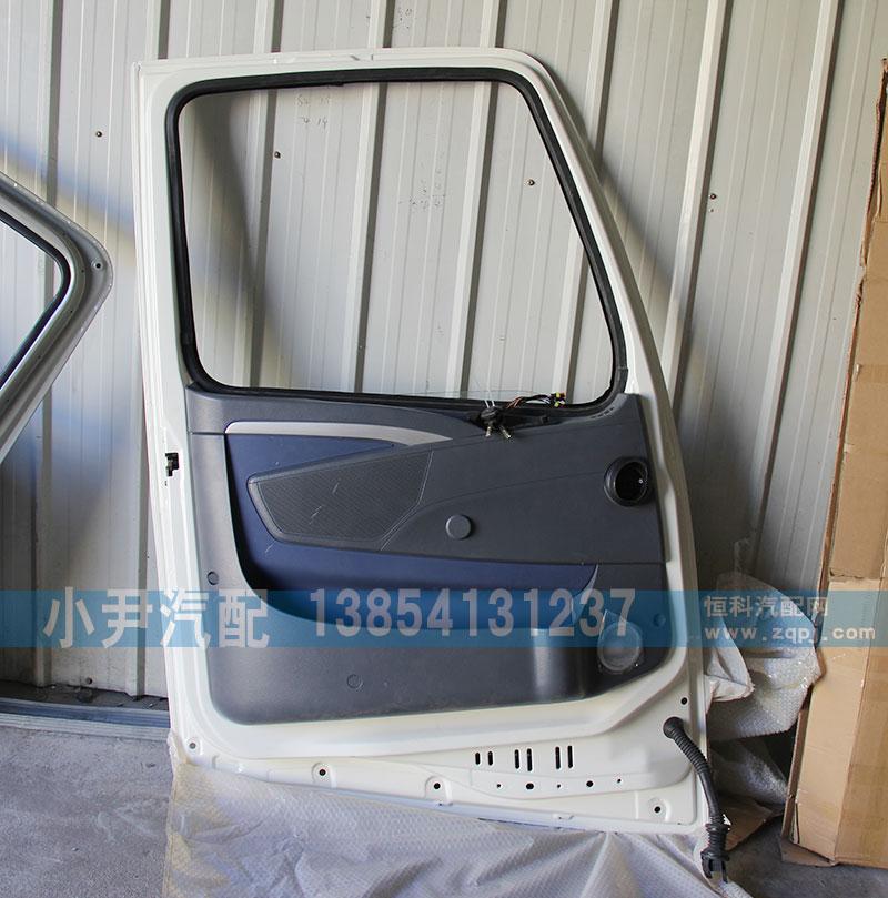 ,豪沃A7高底板（曼白）右車門總成,濟南少岱汽車配件有限公司