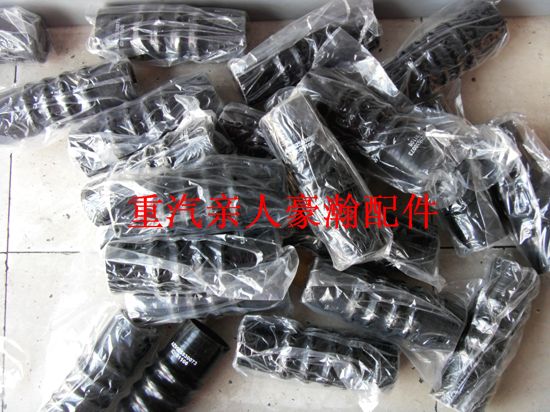AZ9525530073,重汽豪瀚配件豪瀚出水膠管 重汽豪瀚中冷器出水軟管,濟(jì)南馭無(wú)疆汽車(chē)配件有限公司