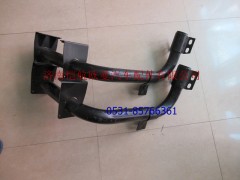 1B24984504604,腳踏板支架右自卸ETX新款,濟(jì)南愷航歐曼汽車配件有限公司