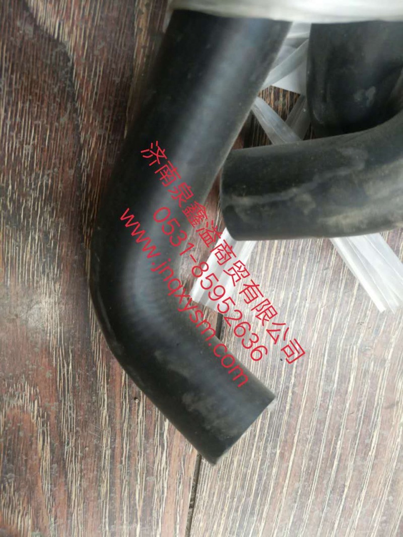 100130300267,連接水管,濟南泉鑫溢商貿(mào)有限公司