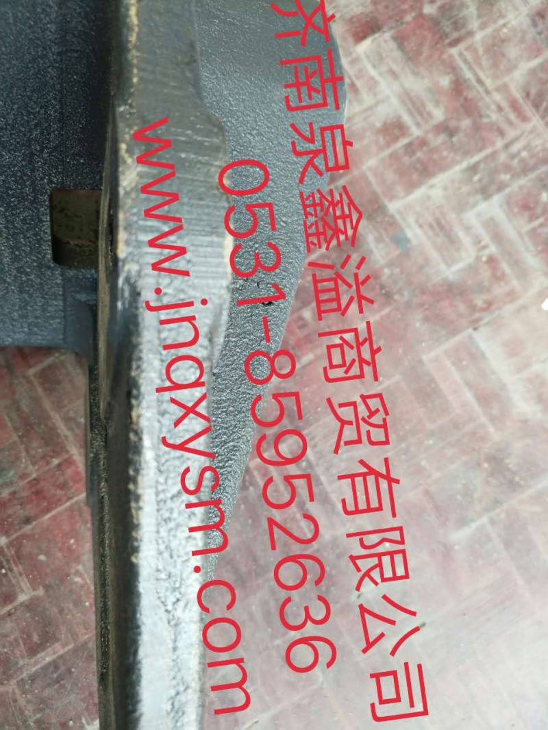 100290200032,二軸板簧卷耳左支架,濟(jì)南泉鑫溢商貿(mào)有限公司