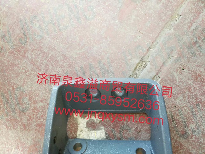 100100100229,左前懸置支架,濟南泉鑫溢商貿(mào)有限公司