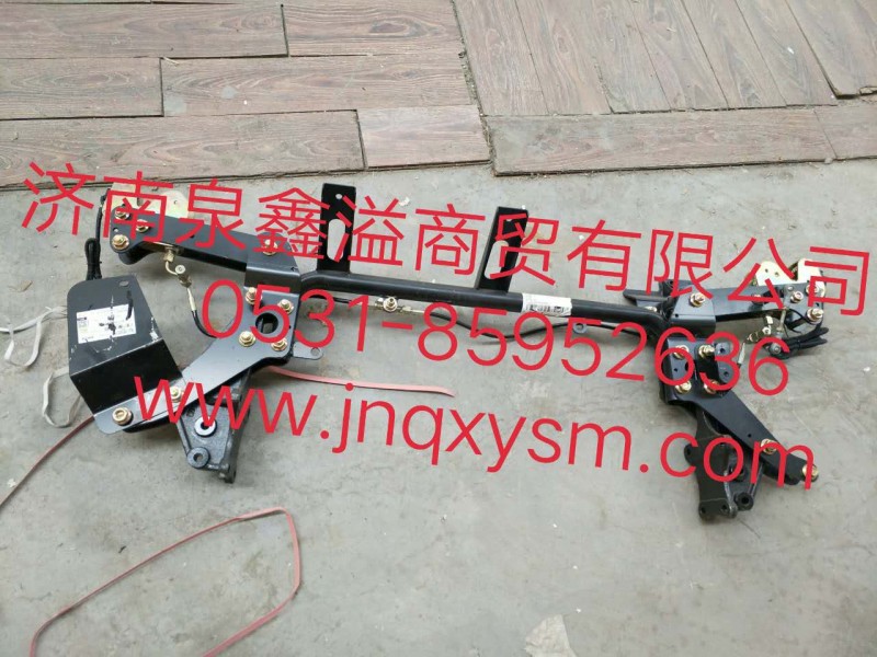 100500400163,駕駛室氣囊后懸置機構總成,濟南泉鑫溢商貿(mào)有限公司