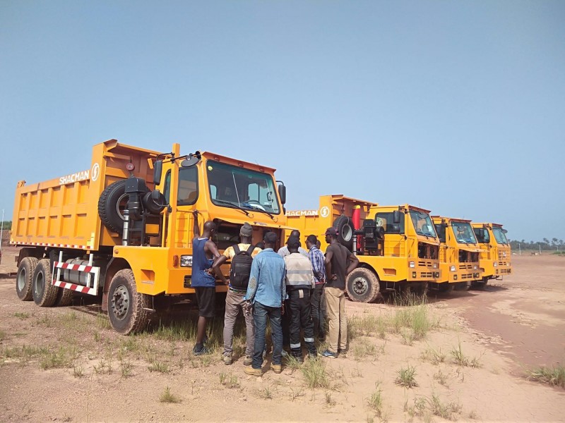 偏駕駛室自卸車6X4，