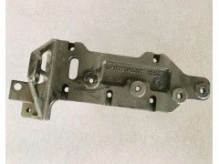 DZ15221430101,Connect the left support,濟南向前汽車配件有限公司