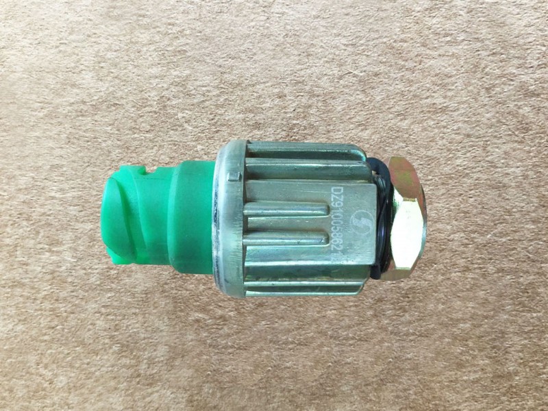 DZ9100586212,離合器-輔助制動(dòng)開(kāi)關(guān)(常閉)Auxiliary brake switch (normally closed),濟(jì)南向前汽車配件有限公司