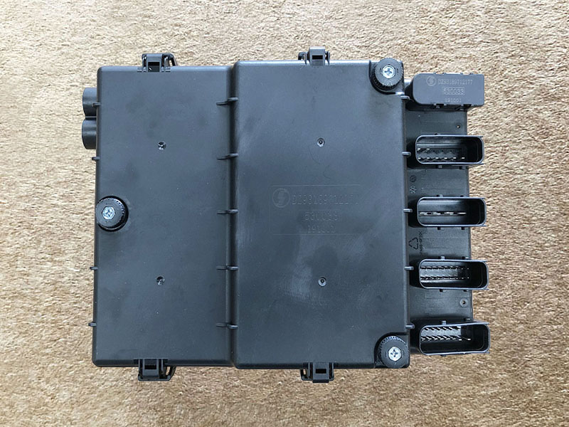 DZ93189712170,底盤中央電器盒，Chassis central electrical box,濟南向前汽車配件有限公司