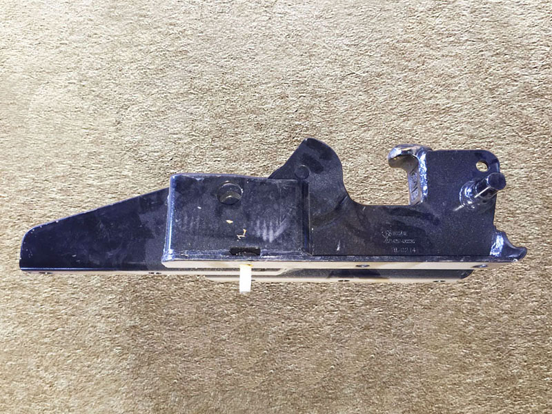 DZ14251430030,翻轉(zhuǎn)軸右支撐,Turn the right support shaft X3000,濟(jì)南向前汽車配件有限公司
