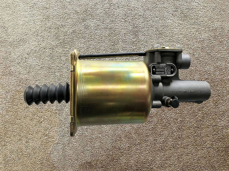 DZ98149230090,離合器分泵，Clutch distributor L3000,濟(jì)南向前汽車配件有限公司