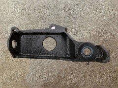 DZ14251430056,前懸右支座總成Front overhang right bearing,濟(jì)南向前汽車配件有限公司