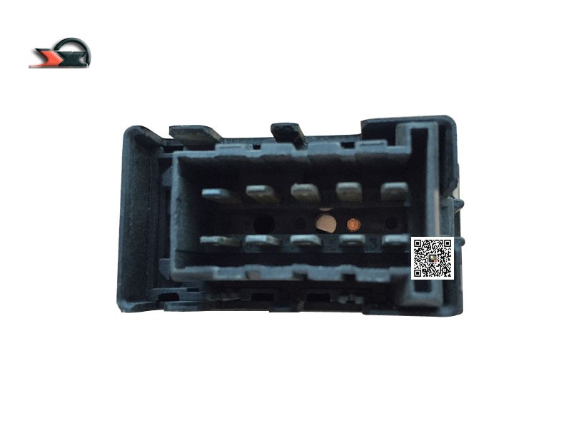 81.25505.6291,Emergency alarm warping plate switch,濟南向前汽車配件有限公司