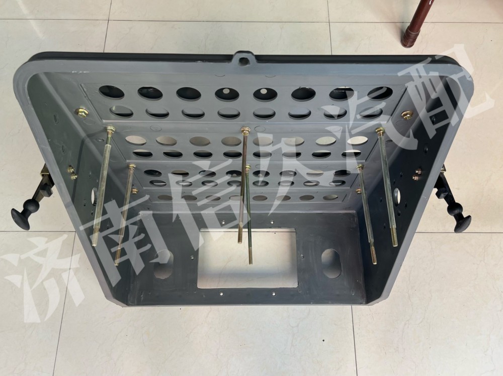 WG9925760160,包塑電瓶箱箱體(右側(cè)/兩儲(chǔ)氣筒),濟(jì)南信久汽配銷售中心