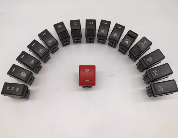 適用陜汽德龍X3000儀表臺開關(guān)德龍翹板開關(guān)霧燈喇叭后照警報開關(guān)/