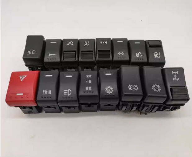適用陜汽德龍X3000儀表臺開關(guān)德龍翹板開關(guān)霧燈喇叭后照警報開關(guān)/