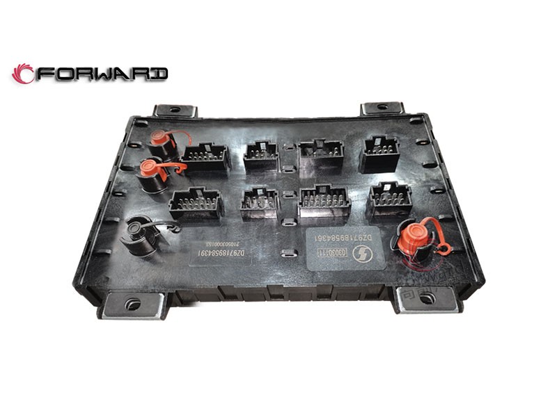 SHACMAN X5000 車身電器系統(tǒng) DZ97189584391  中央電氣裝置板（ISMBCM無(wú)熔斷絲）/DZ97189584391  中央電氣裝置板（ISMBCM無(wú)熔斷絲）