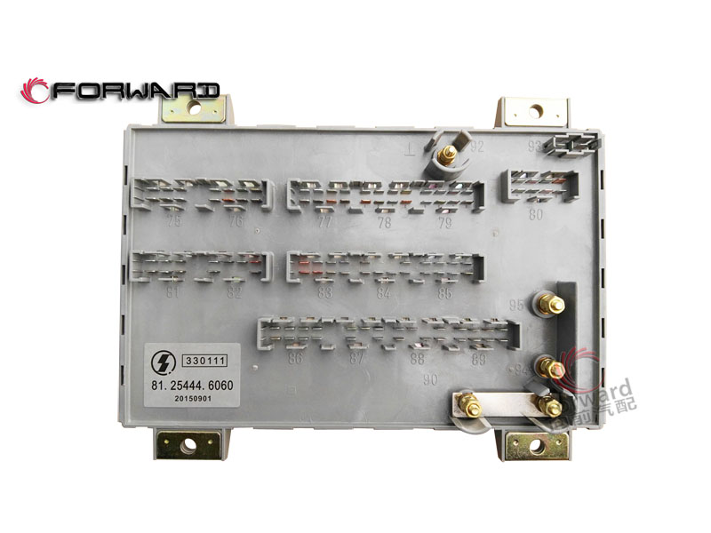 DZ9100586400 中央電器裝置板,Central electrical installation board,濟(jì)南向前汽車配件有限公司