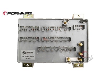 DZ9100586400 中央電器裝置板,Central electrical installation board,濟(jì)南向前汽車配件有限公司