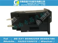 az9525582017,豪瀚配件 豪瀚駕駛室舉升開關(guān)WG9525582017,濟南奇昌汽車配件有限公司