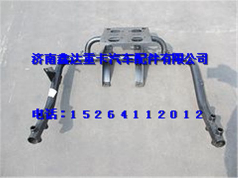DZ93259190324       ,陜汽德龍新M3000空濾器托架                                        ,濟(jì)南鑫達(dá)重卡汽車配件有限公司